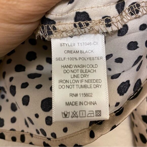 LUSH cream blouse crop long sleeve black dots button front  off the shoulder-S - Picture 7 of 10